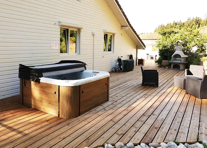 Le Blanc - Jacuzzi / Piscine / Sauna *